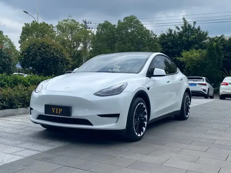 Tesla Model Y, 2023