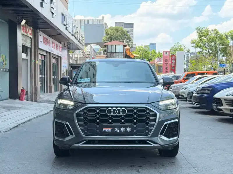 Audi Q5L, 2022