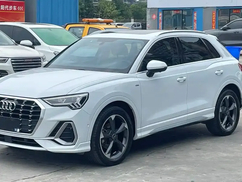 Audi Q3, 2023