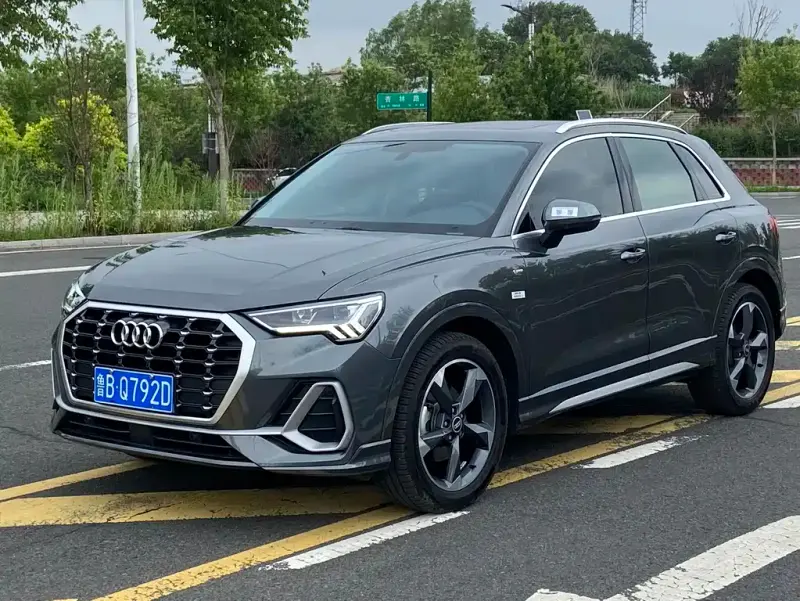 Audi Q3, 2022 — фото 1