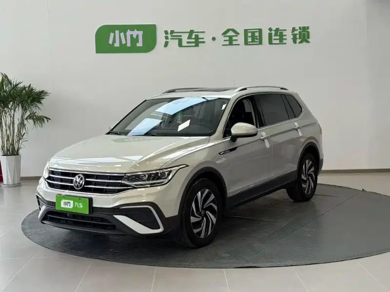 Volkswagen Tiguan L, 2023 — фото 1