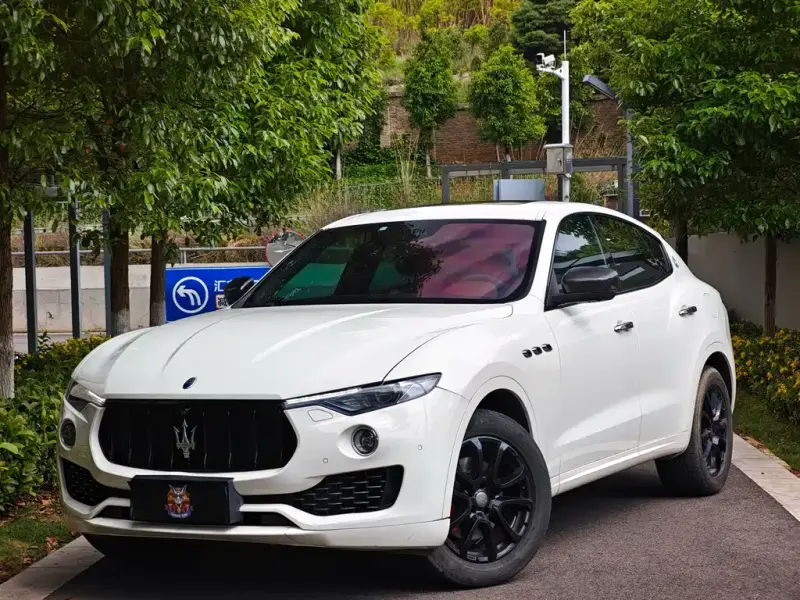 Maserati Levante, 2017 — фото 1