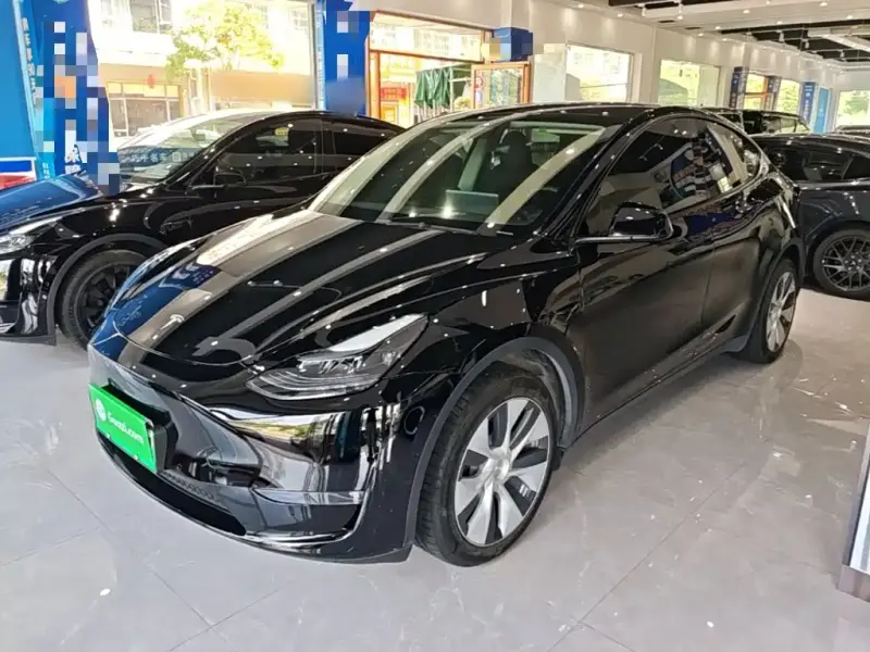 Tesla Model Y, 2023