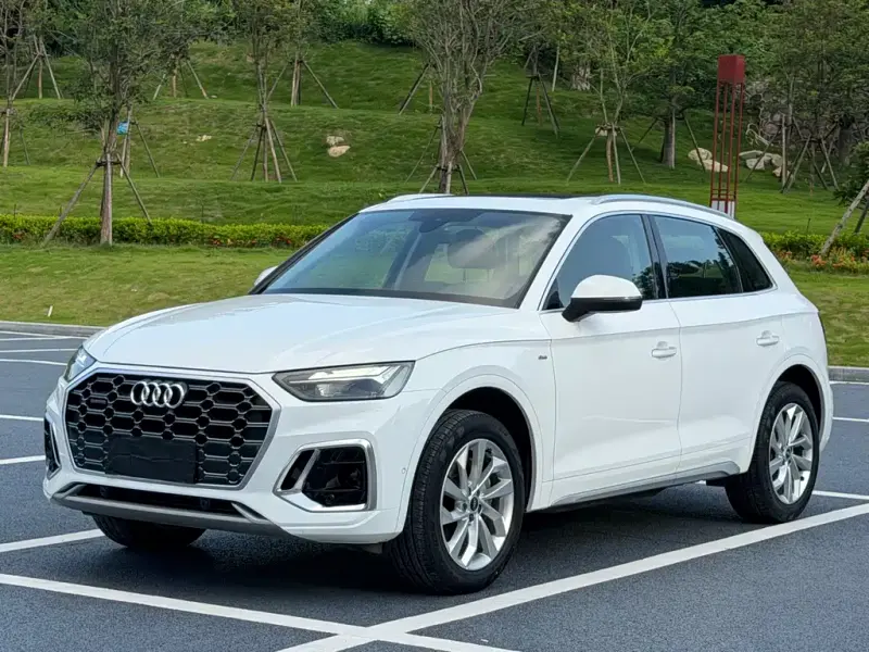 Audi Q5L, 2022