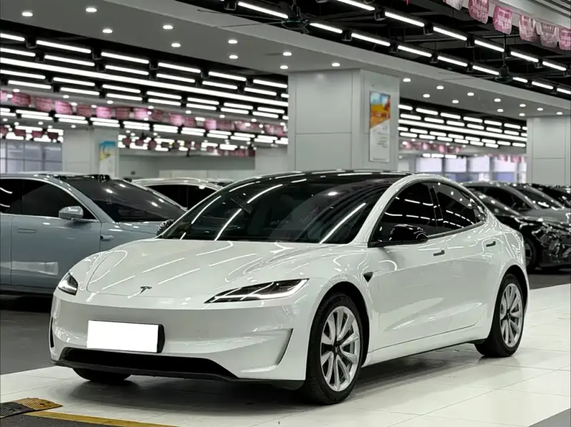 Tesla Model 3, 2024