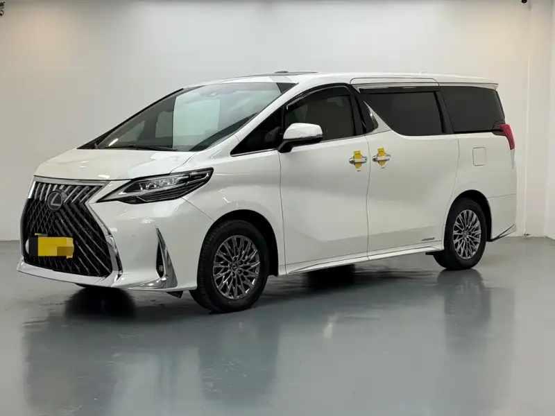 Lexus LM, 2022
