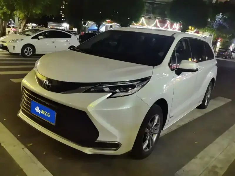 Toyota Sienna, 2025