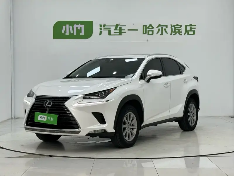 Lexus NX, 2021