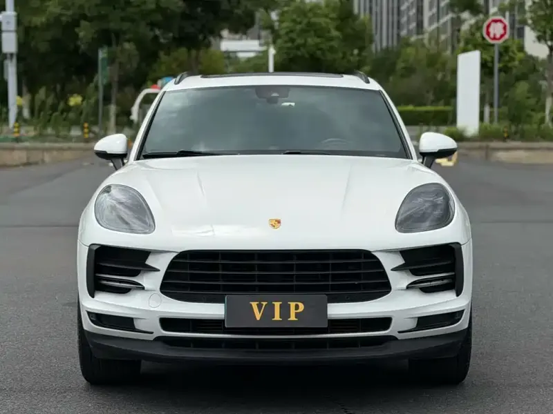Porsche Macan, 2022 — фото 1
