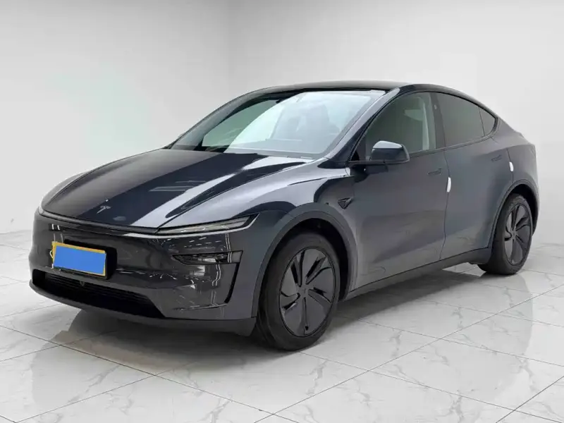 Tesla Model Y, 2025