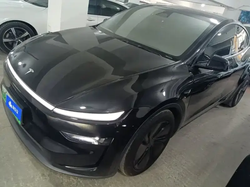 Tesla Model Y, 2026