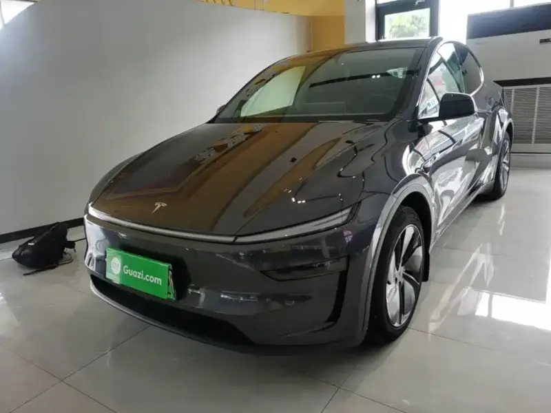 Tesla Model Y, 2025