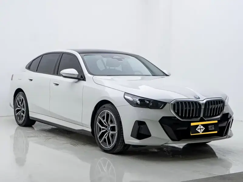 BMW i5, 2025 — фото 1