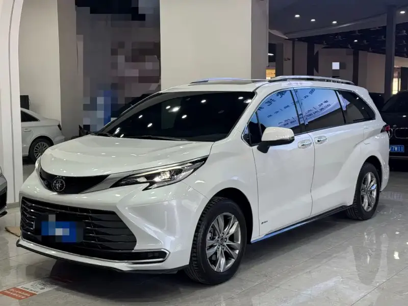 Toyota Sienna, 2024
