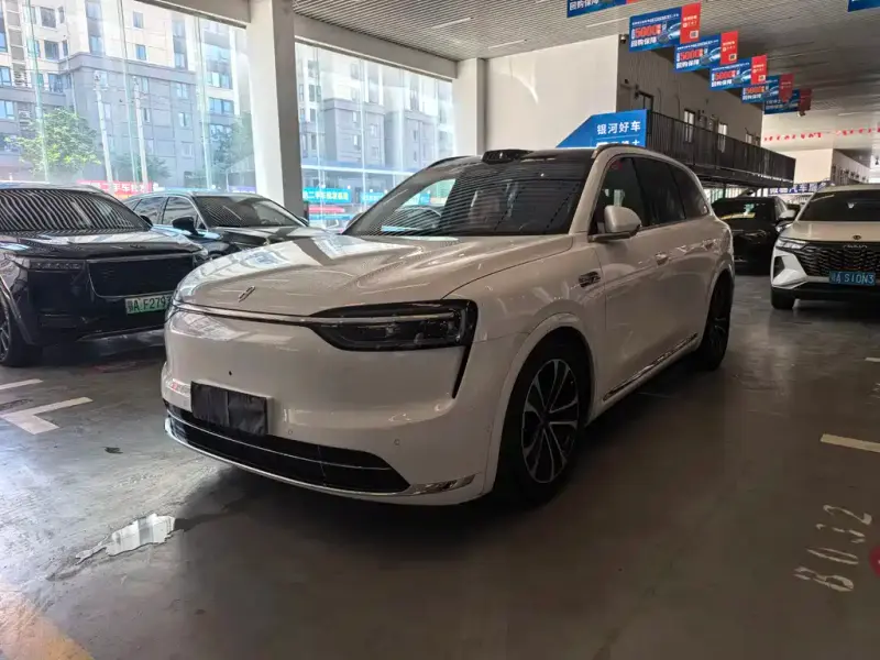 AITO M7, 2025