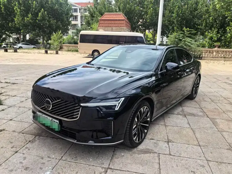 Volvo S90 PHEV, 2025 — фото 1