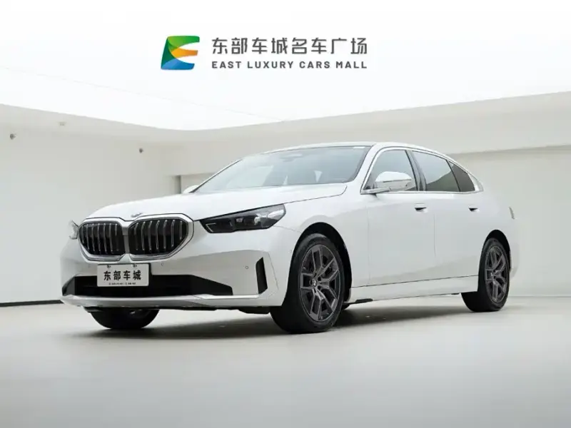 BMW 5 Series, 2025