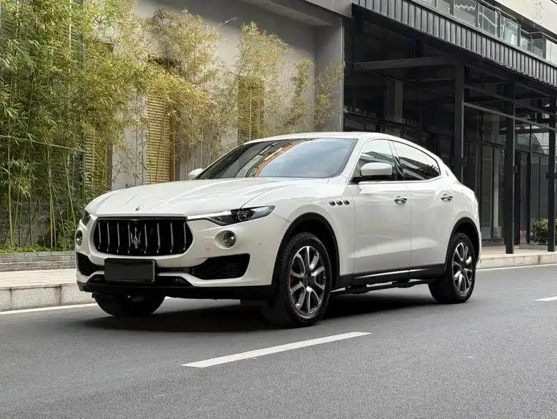 Maserati Levante, 2020 — фото 1
