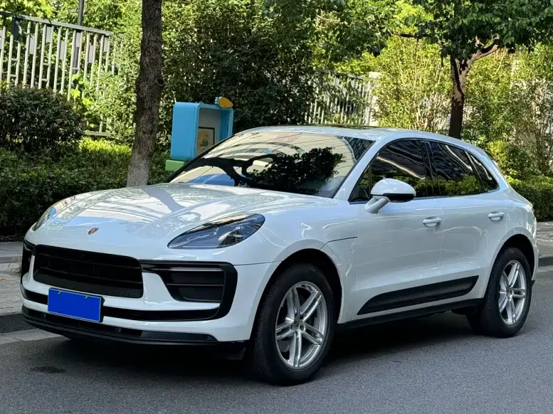 Porsche Macan, 2023 — фото 1