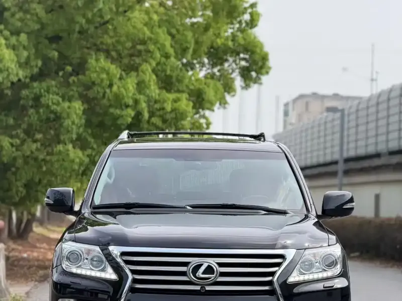 Lexus LX, 2014