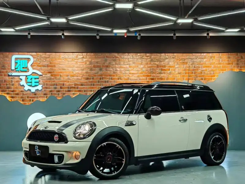 MINI Clubman, 2012