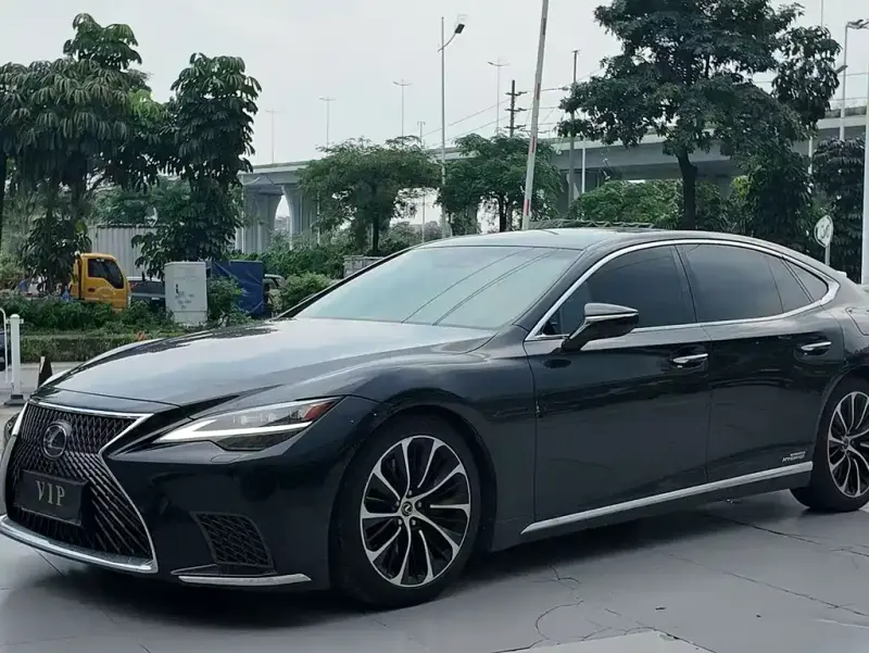 Lexus LS, 2021