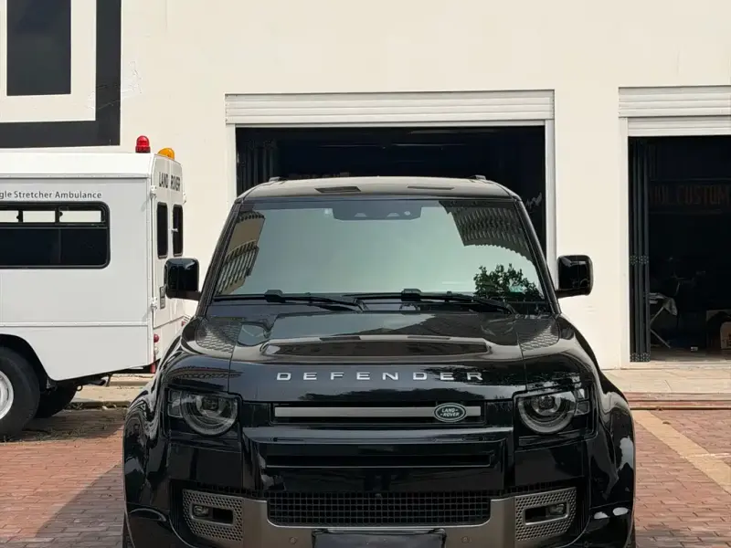 Land Rover Defender, 2024