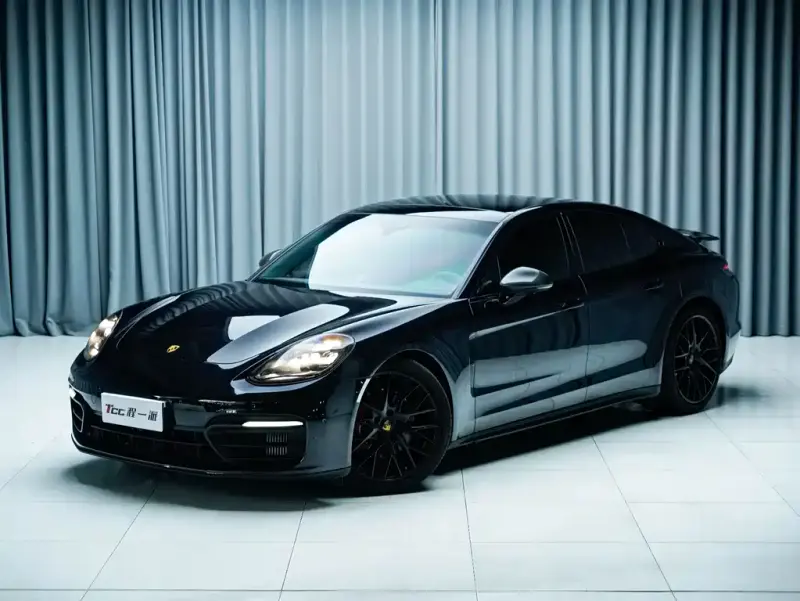 Porsche Panamera, 2022