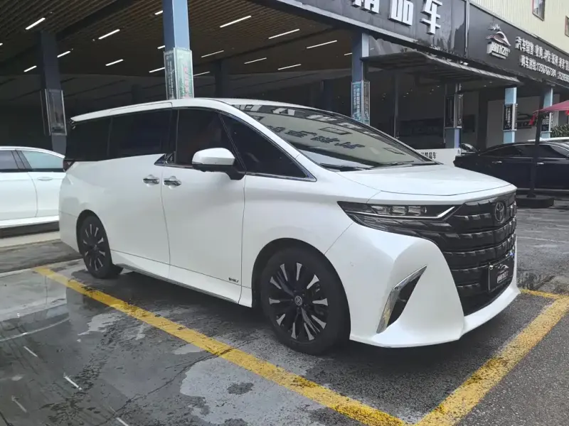 Toyota Alphard, 2024