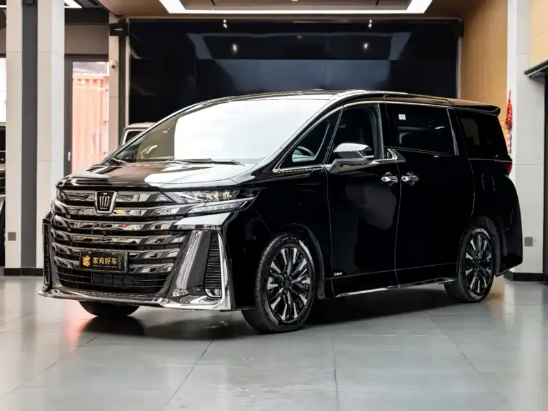 Toyota Vellfire, 2025 — фото 1