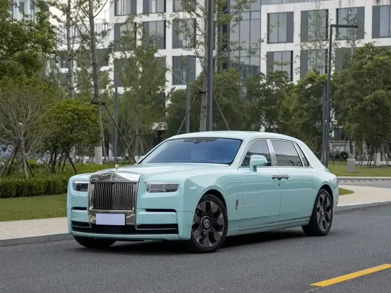 Rolls-Royce Phantom, 2024