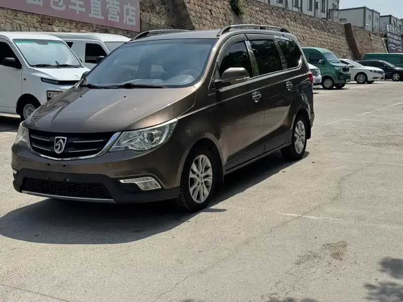 Baojun 730, 2015