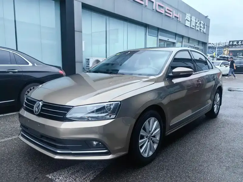 Volkswagen Sagitar, 2015