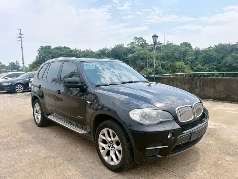 BMW X5 (Import), 2011