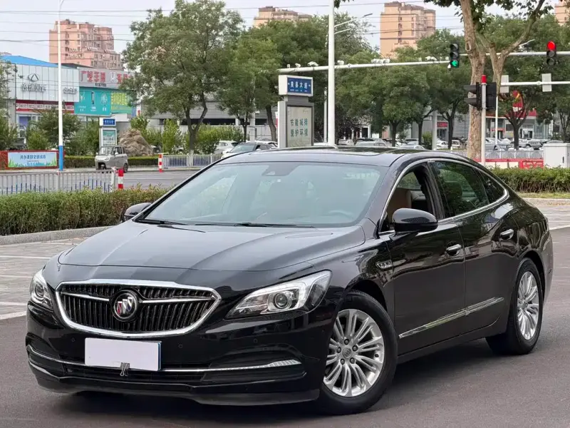 Buick LaCrosse, 2017 — фото 1