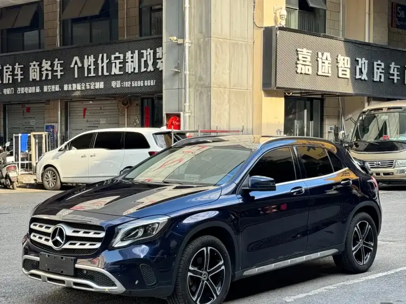 Mercedes-Benz GLA, 2018 — фото 1