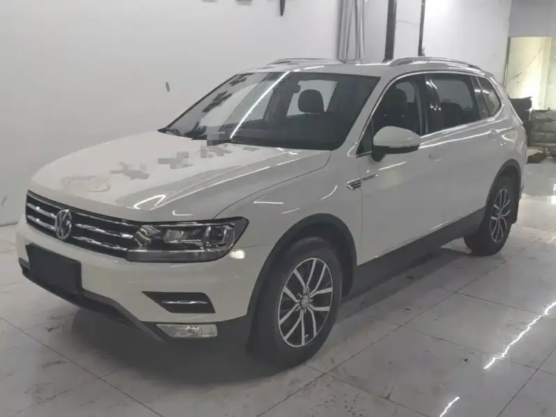 Volkswagen Tiguan L, 2018 — фото 1