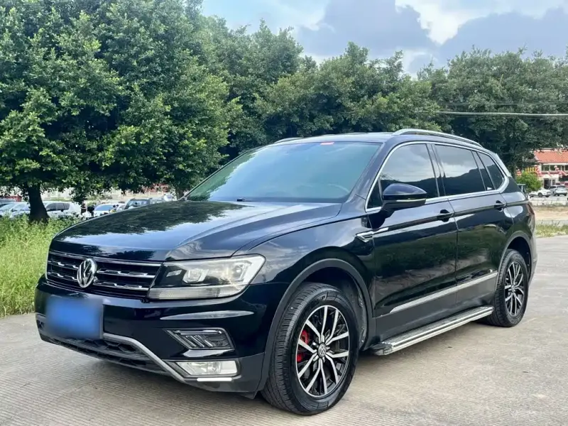 Volkswagen Tiguan L, 2018 — фото 1