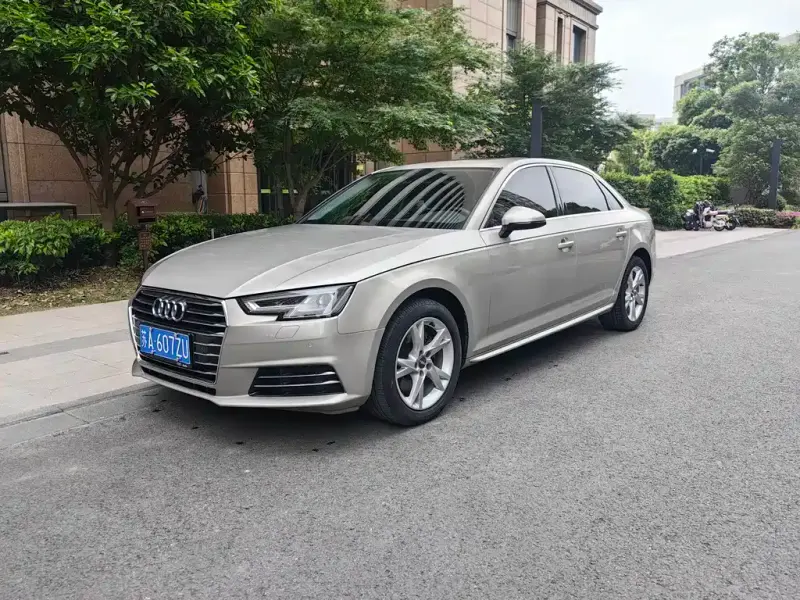 Audi A4L, 2018 — фото 1