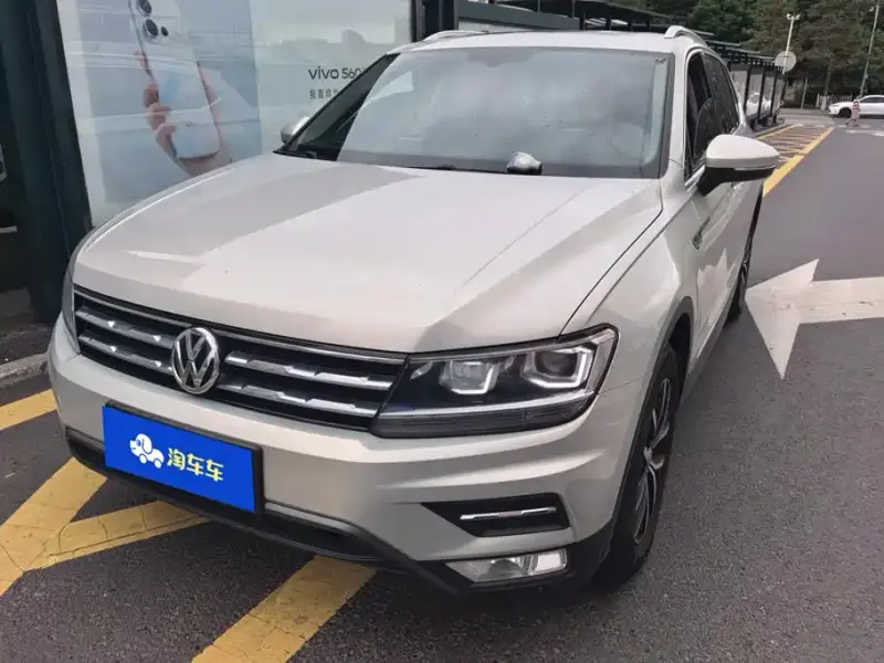 Volkswagen Tiguan L, 2018 — фото 1