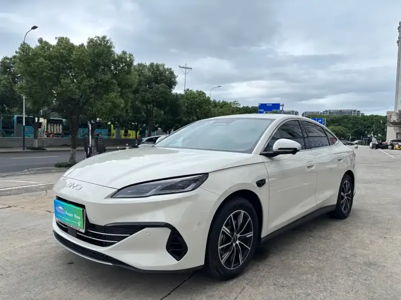BYD 06, 2025