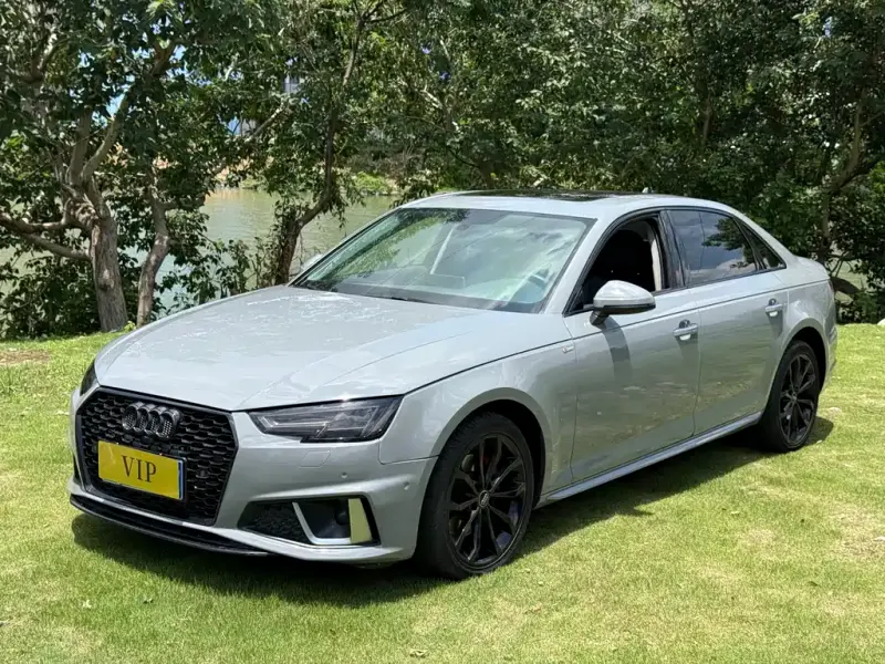 Audi A4L, 2019 — фото 1