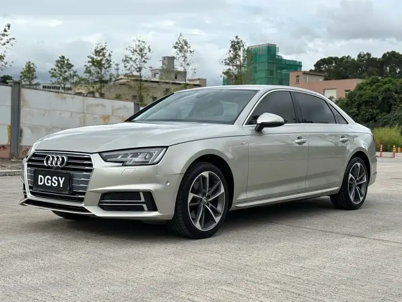 Audi A4L, 2018 — фото 1