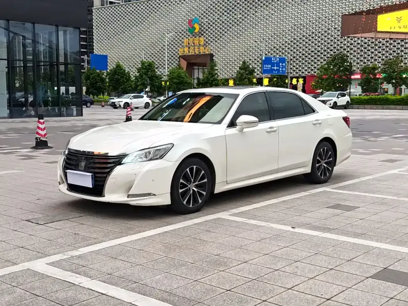 Toyota Crown, 2018