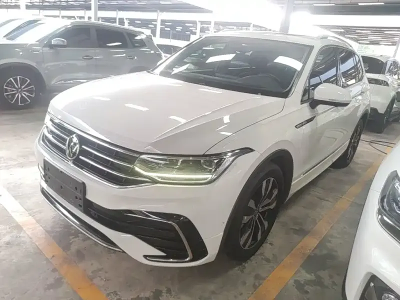 Volkswagen Tiguan L, 2021 — фото 1