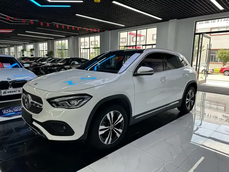 Mercedes-Benz GLA, 2022 — фото 1