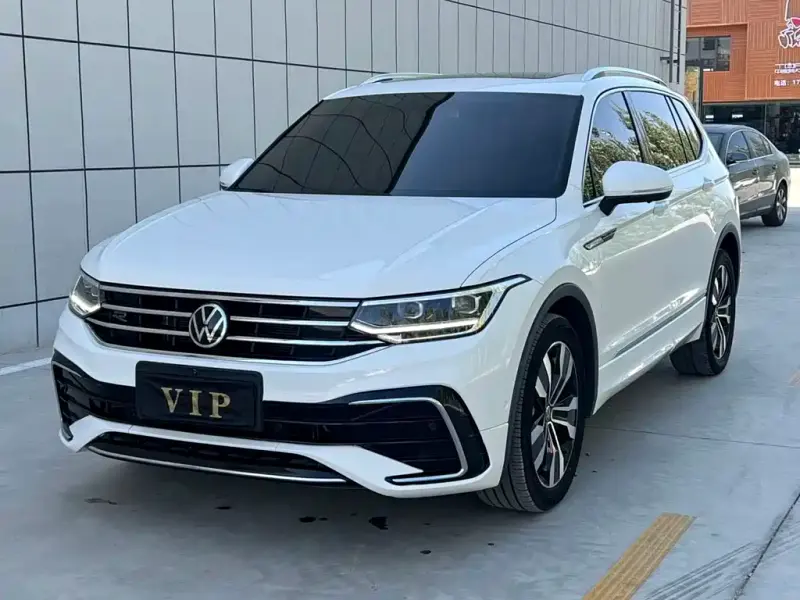 Volkswagen Tiguan L, 2023 — фото 1
