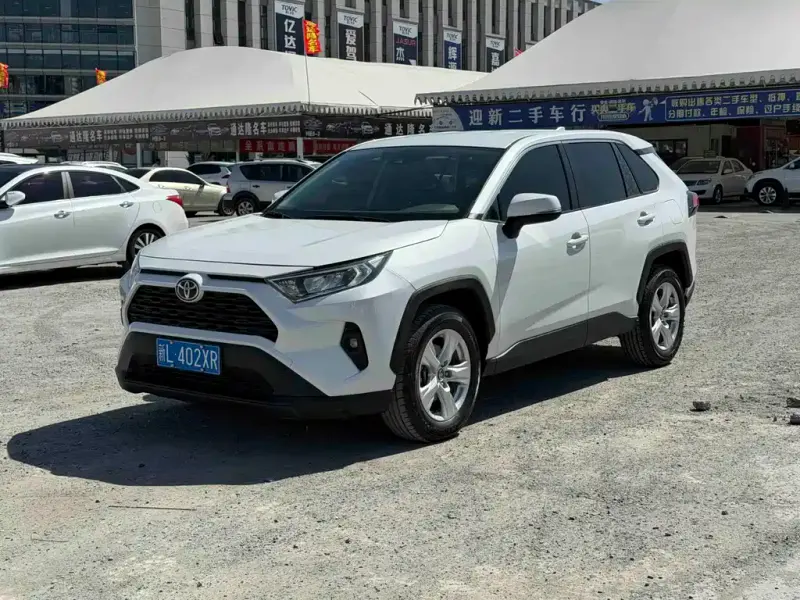 Toyota RAV4, 2023