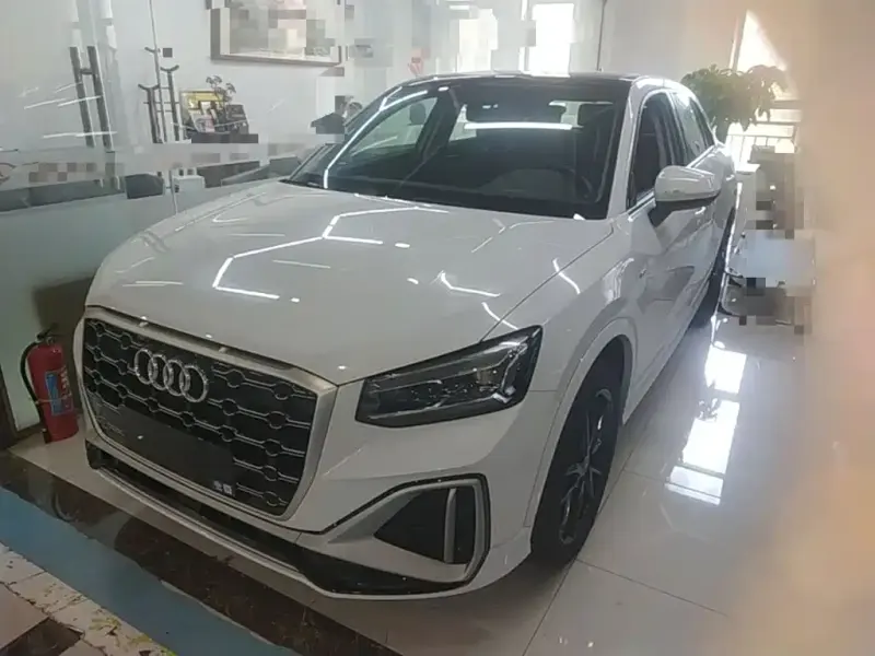 Audi Q2L, 2023