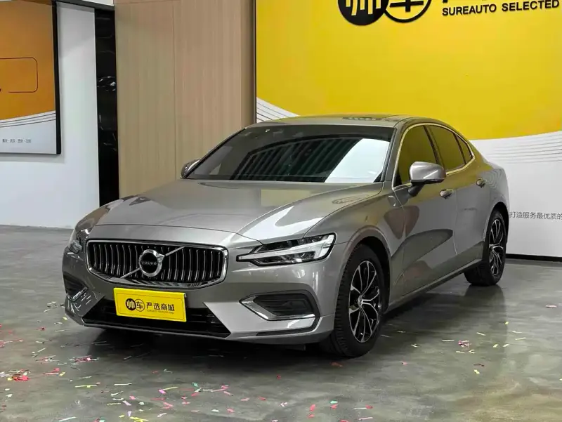 Volvo S60, 2022